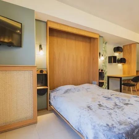 Lux City Studio For Couples With Balcony ハニア