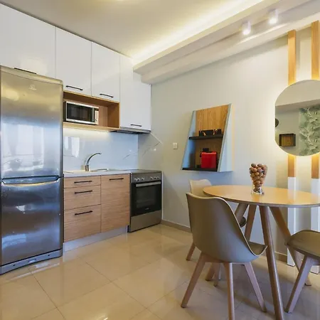 アパート Lux City Studio For Couples With Balcony ハニア