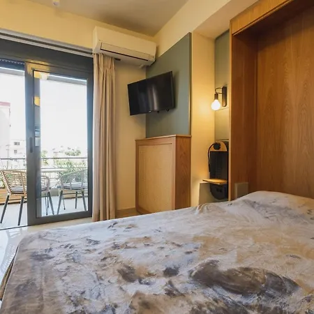Lux City Studio For Couples With Balcony * 하니아