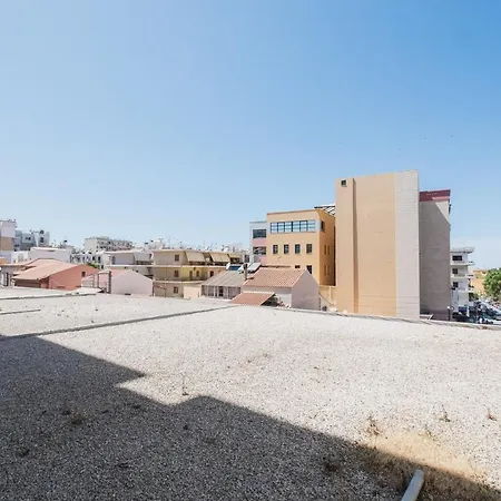 아파트 Lux City Studio For Couples With Balcony 하니아